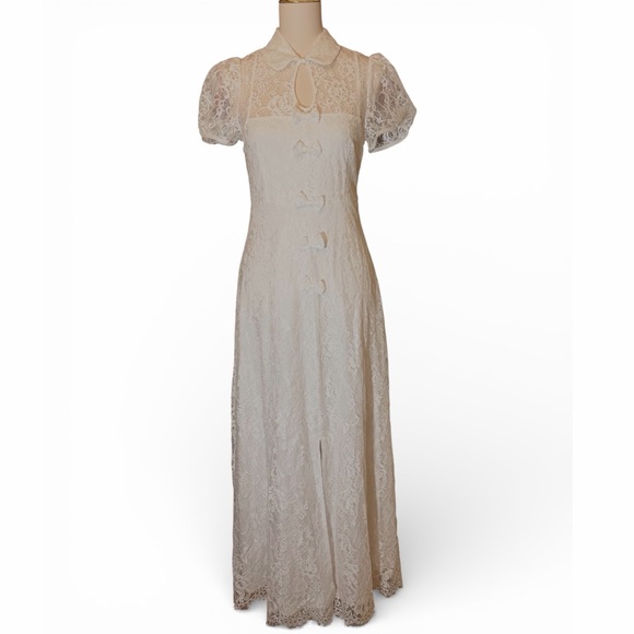 o.p.t Dresses & Skirts - o.p.t. Lace Dress White Maxi Size 6 Puff Sleeve Delicate Bows Keyhole Collar